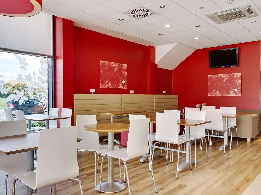 ***  Travelodge Cardiff Atlantic Wharf Hotel イギリス