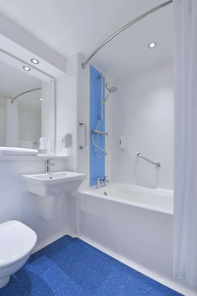 Travelodge Cardiff Atlantic Wharf Hotel