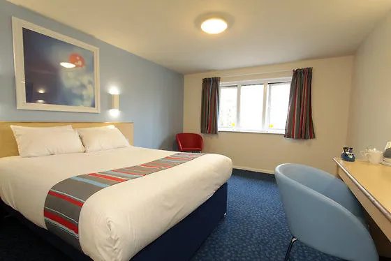 Travelodge Cardiff Atlantic Wharf Hotel 3*,